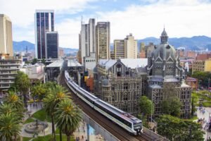 Medellín recibió 1,2 millones de turistas extranjeros en 2025: el sector aportó $5 billones